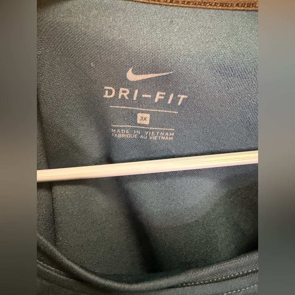 Women’s Nike Crewneck Sweatshirt - Picture 3 of 3